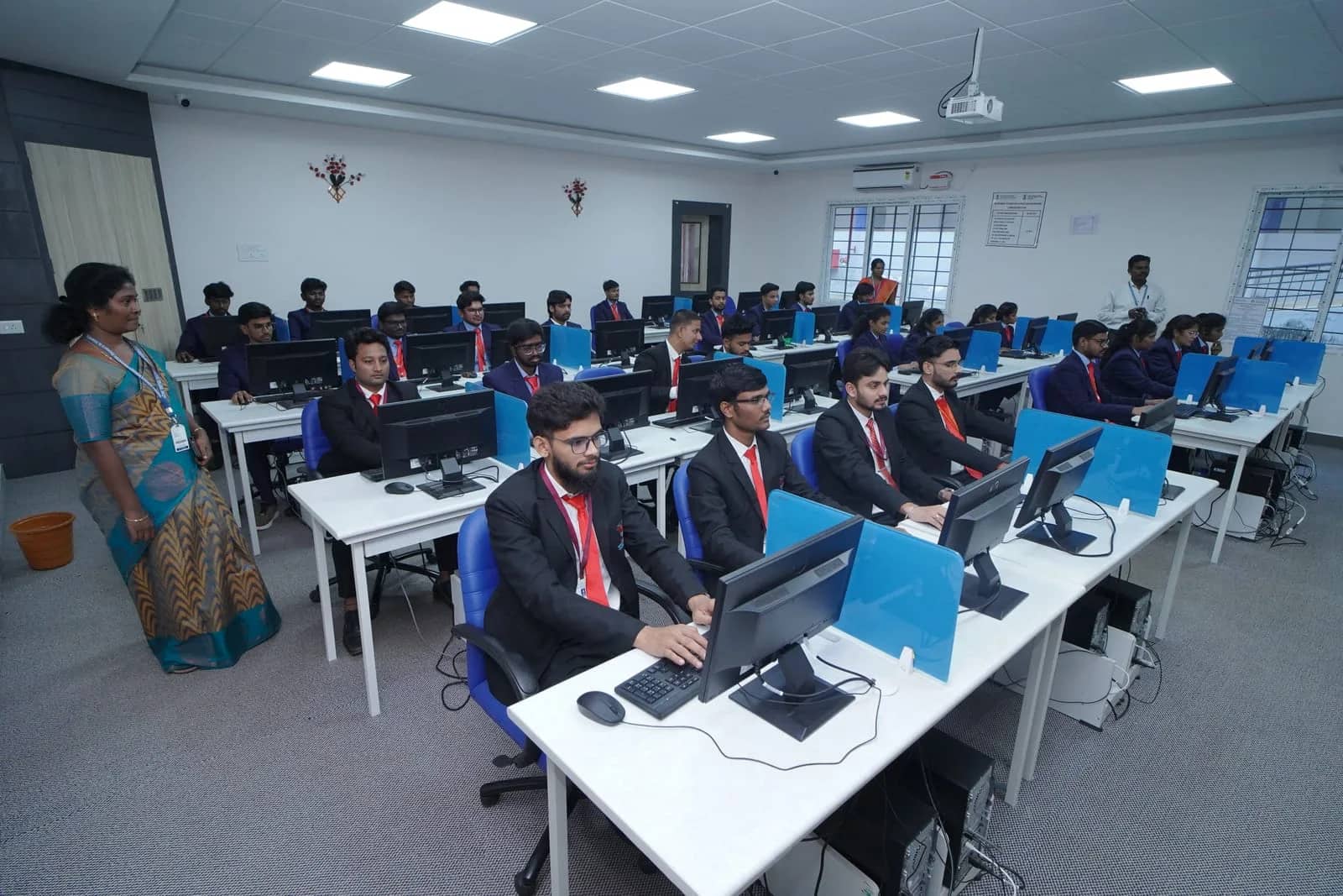 Computer Lab at the GSBM campus, OMR, Chennai